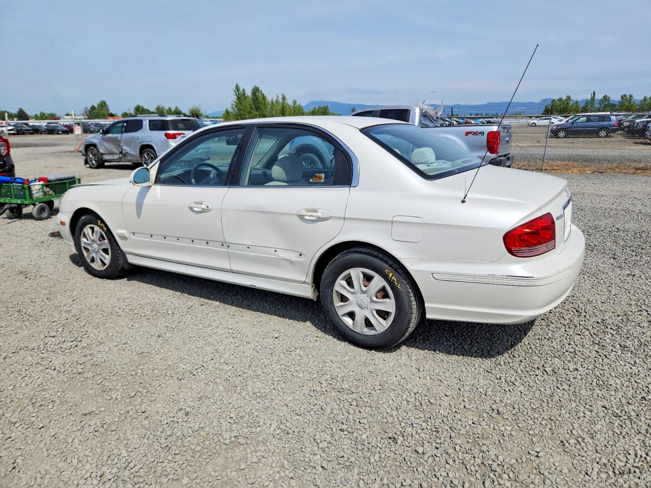 2002 HYUNDAI SONATA GL photo 4
