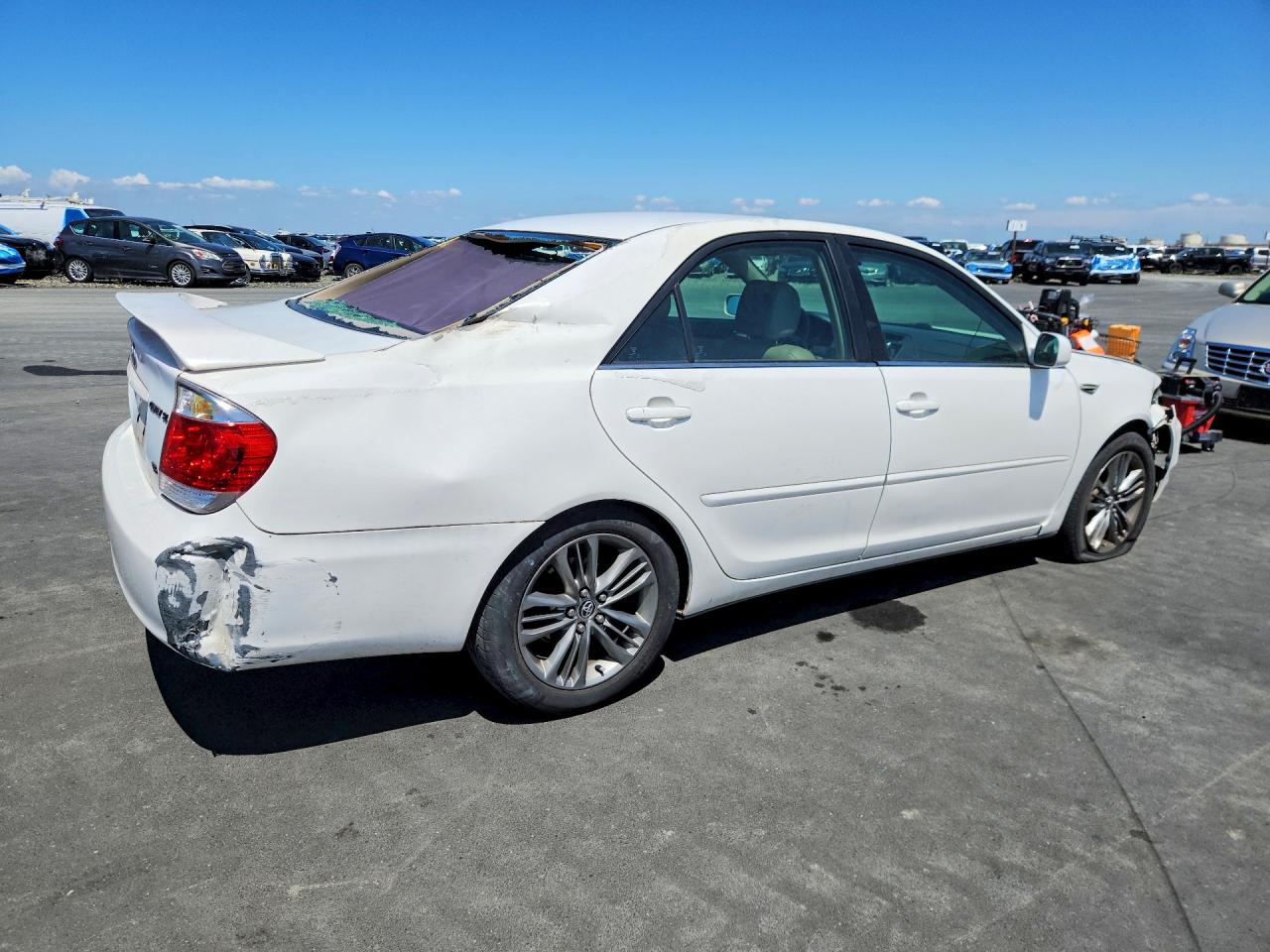 2005 TOYOTA CAMRY SE photo 5