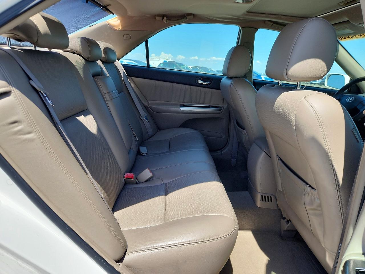 2005 TOYOTA CAMRY SE photo 19