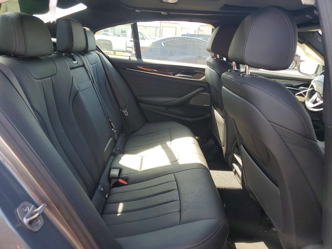 2023 BMW 530 XI photo 19