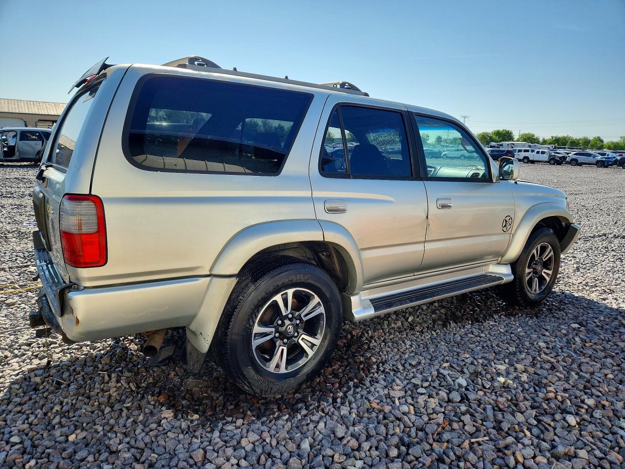 2000 TOYOTA 4RUNNER SR5 photo 5