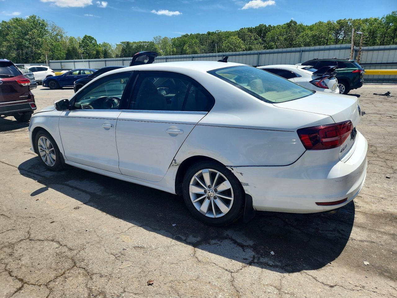 2016 VOLKSWAGEN JETTA SE photo 4