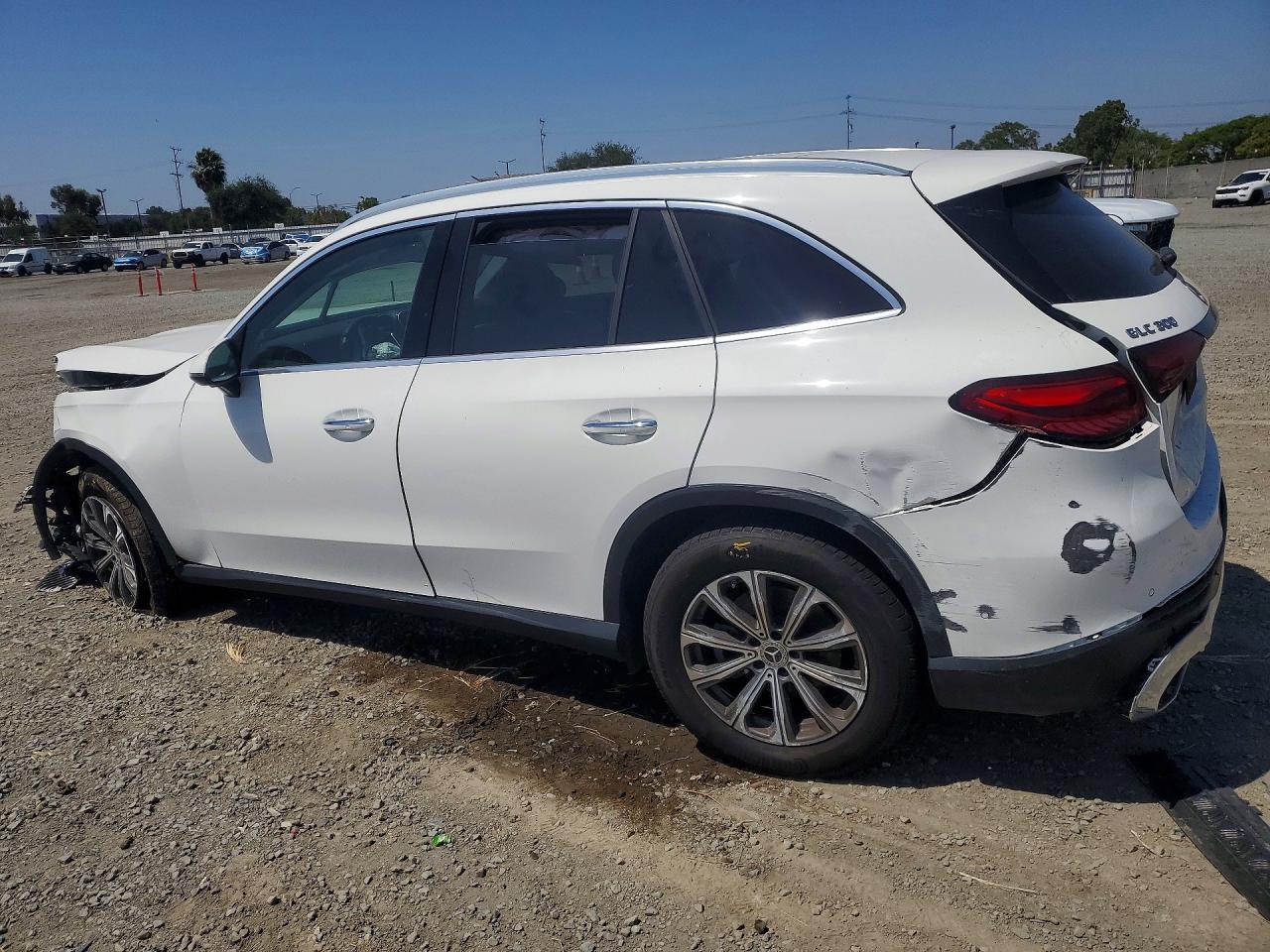 2024 MERCEDES-BENZ GLC 300 photo 4