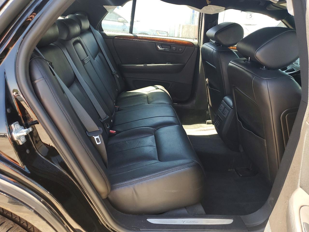2007 CADILLAC DTS photo 28