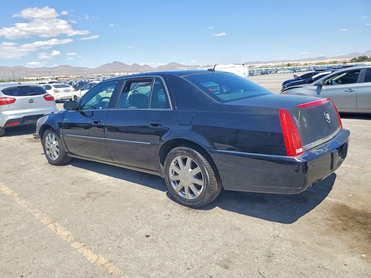 2007 CADILLAC DTS photo 4