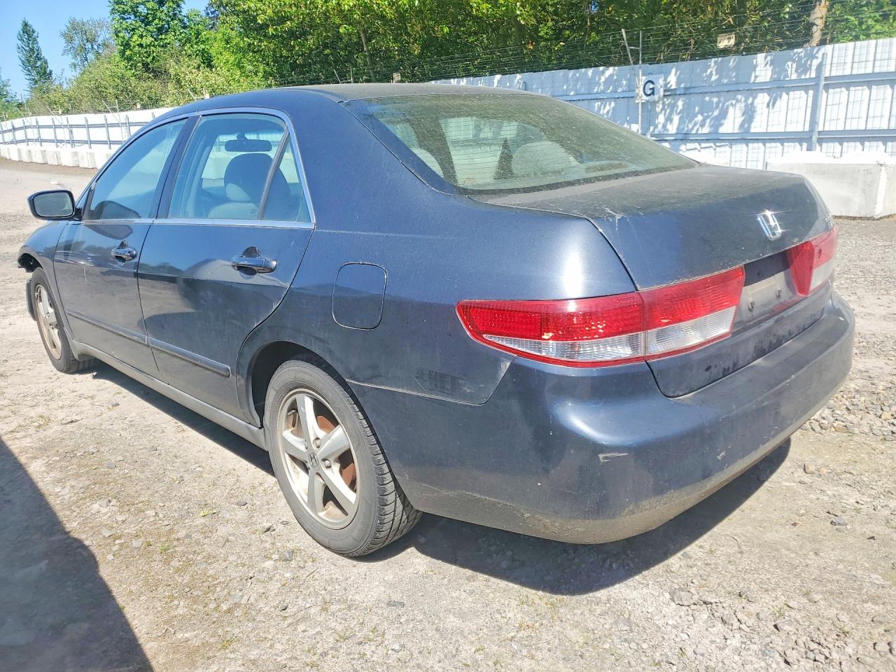 2004 HONDA ACCORD LX photo 3