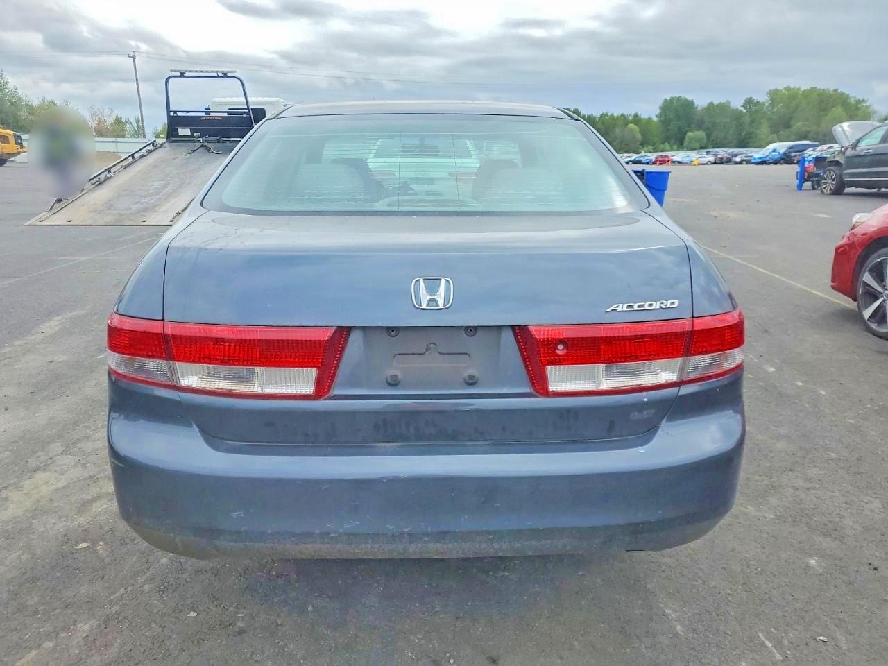 2004 HONDA ACCORD LX photo 11
