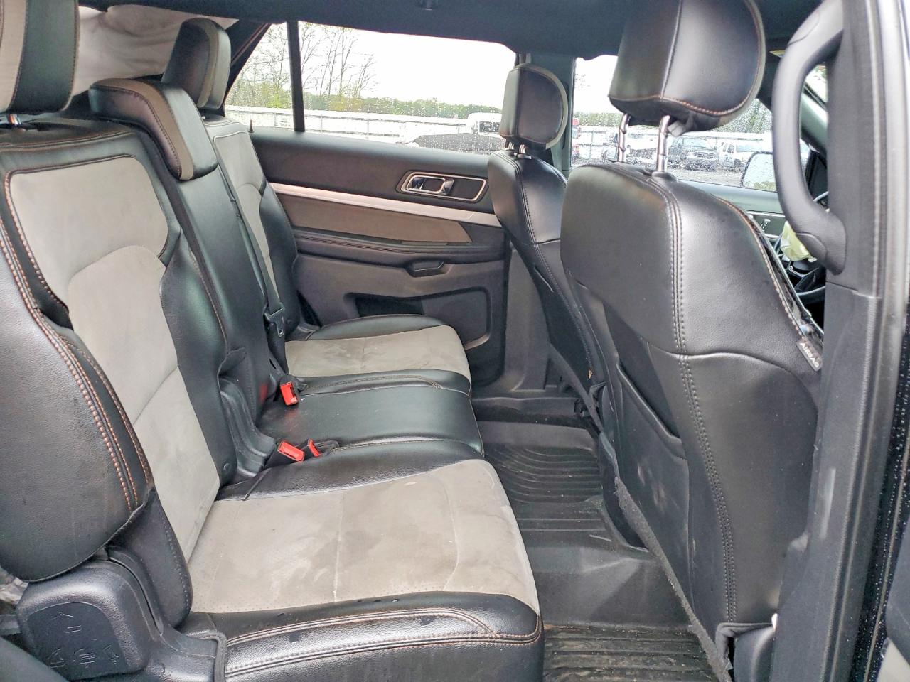 2017 FORD EXPLORER XLT photo 21