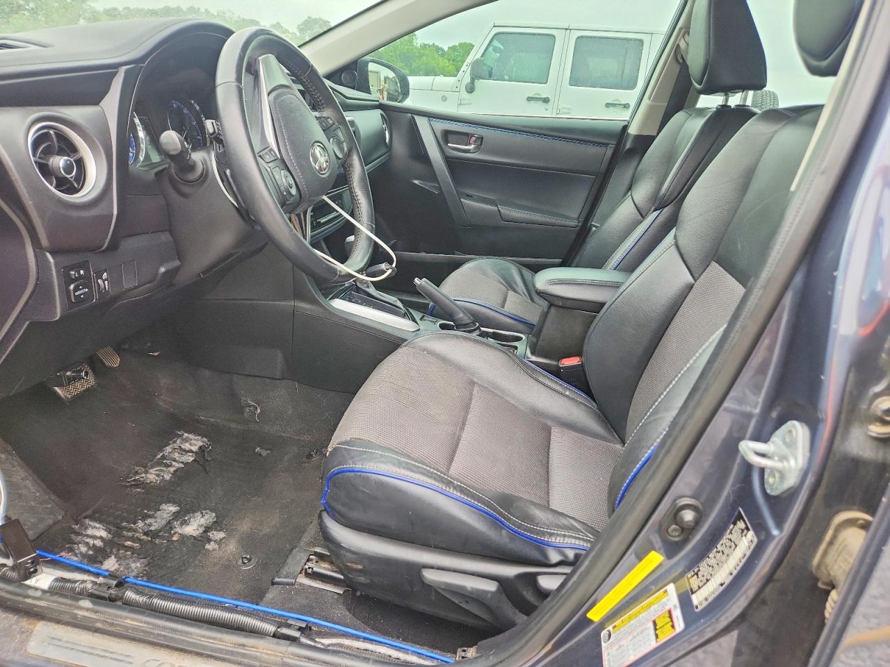 2017 TOYOTA COROLLA SE photo 7