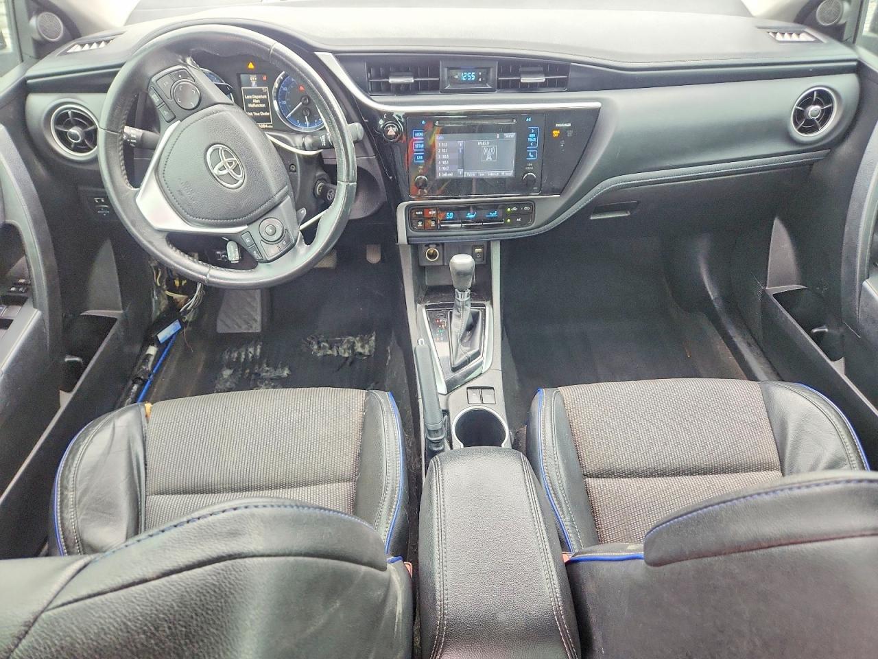 2017 TOYOTA COROLLA SE photo 8
