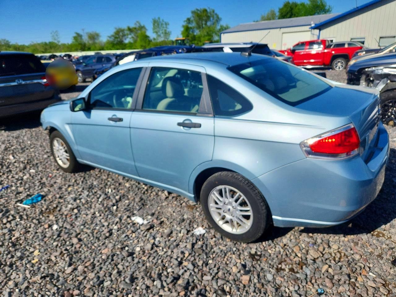 2009 FORD FOCUS SE photo 2