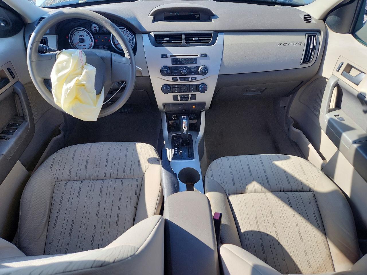 2009 FORD FOCUS SE photo 8