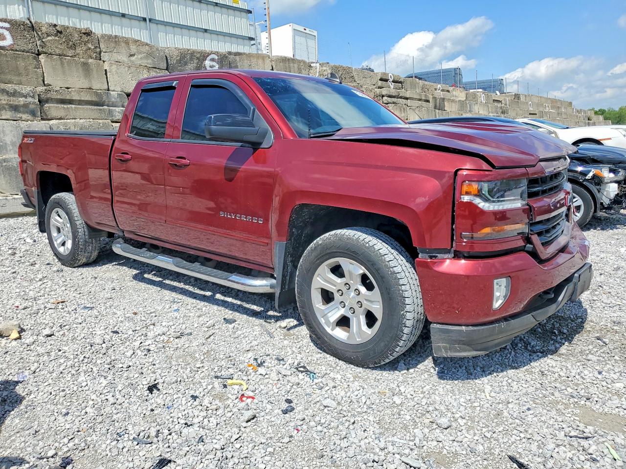 2017 CHEVROLET SILVERADO K1500 LT photo 7