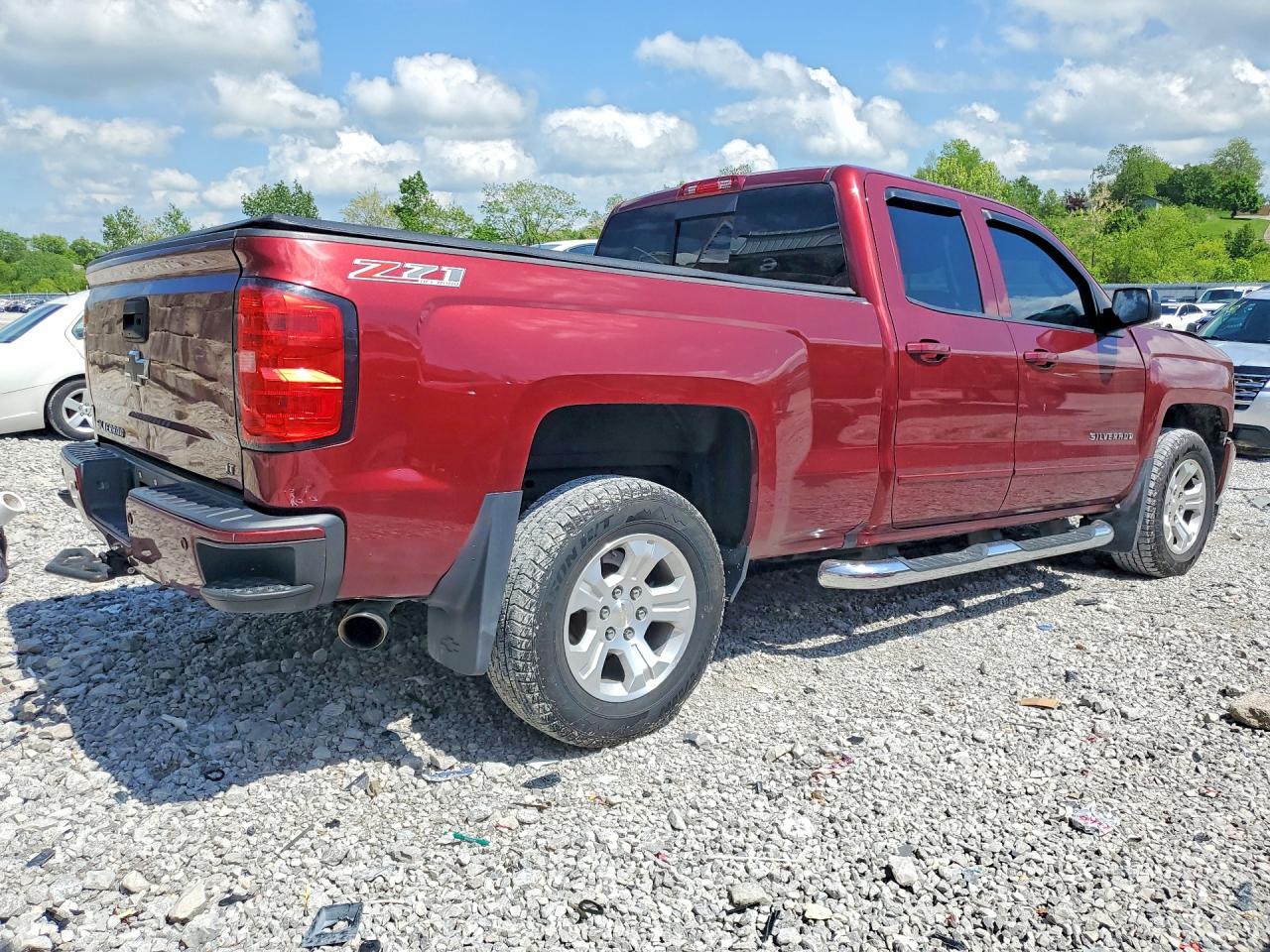 2017 CHEVROLET SILVERADO K1500 LT photo 5