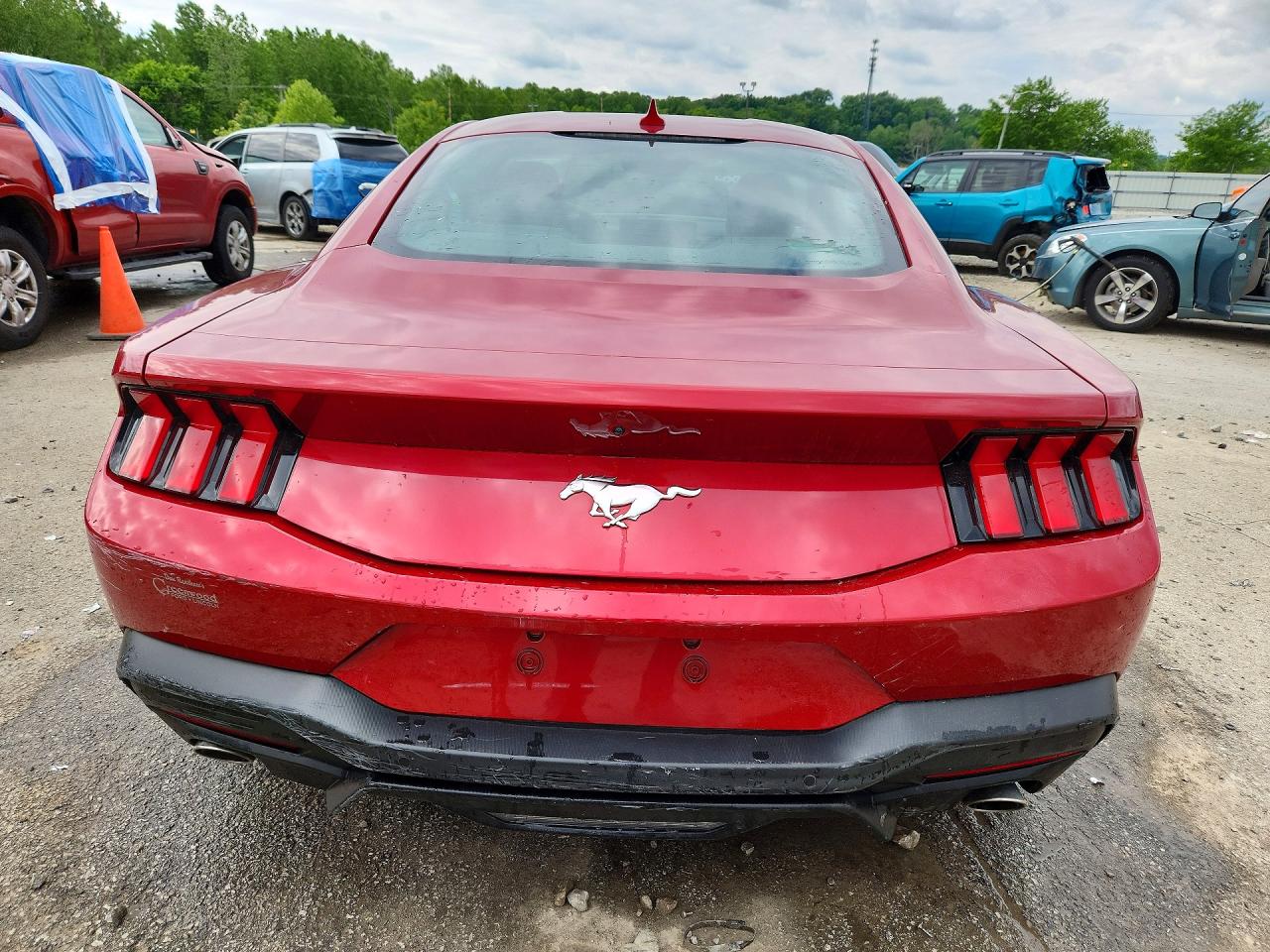 2024 FORD MUSTANG photo 11