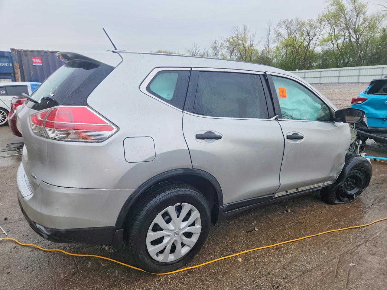 2016 NISSAN ROGUE S photo 5