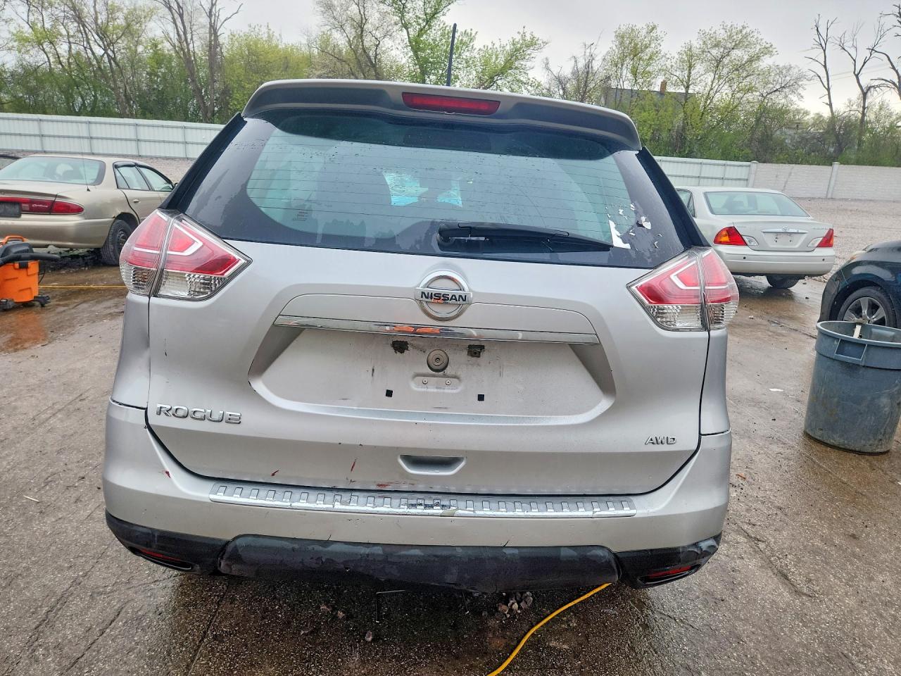 2016 NISSAN ROGUE S photo 11