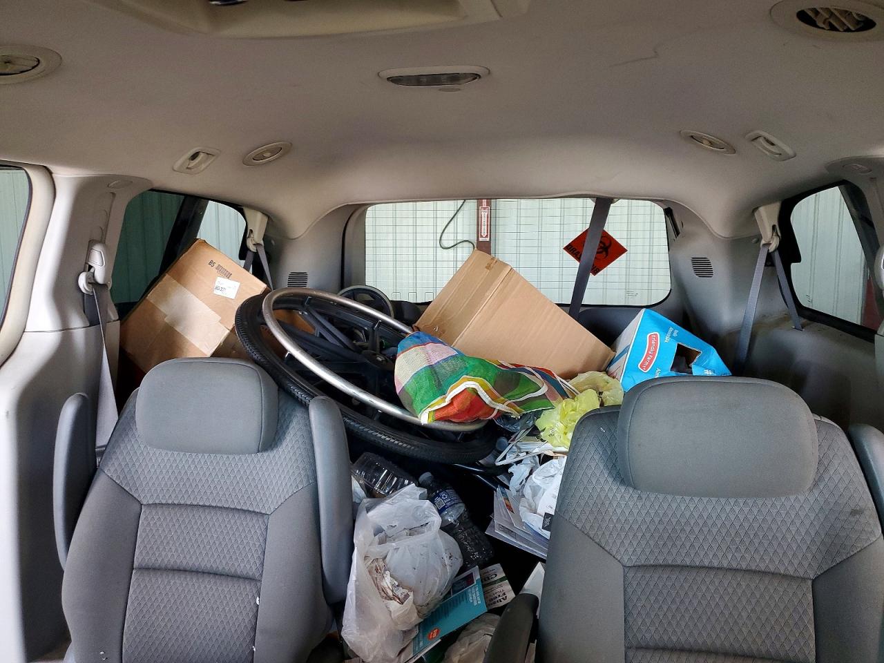 2008 CHRYSLER TOWN & COUNTRY LX photo 19