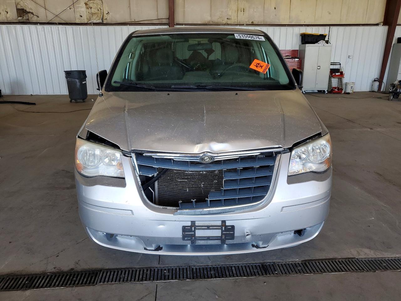 2008 CHRYSLER TOWN & COUNTRY LX photo 9