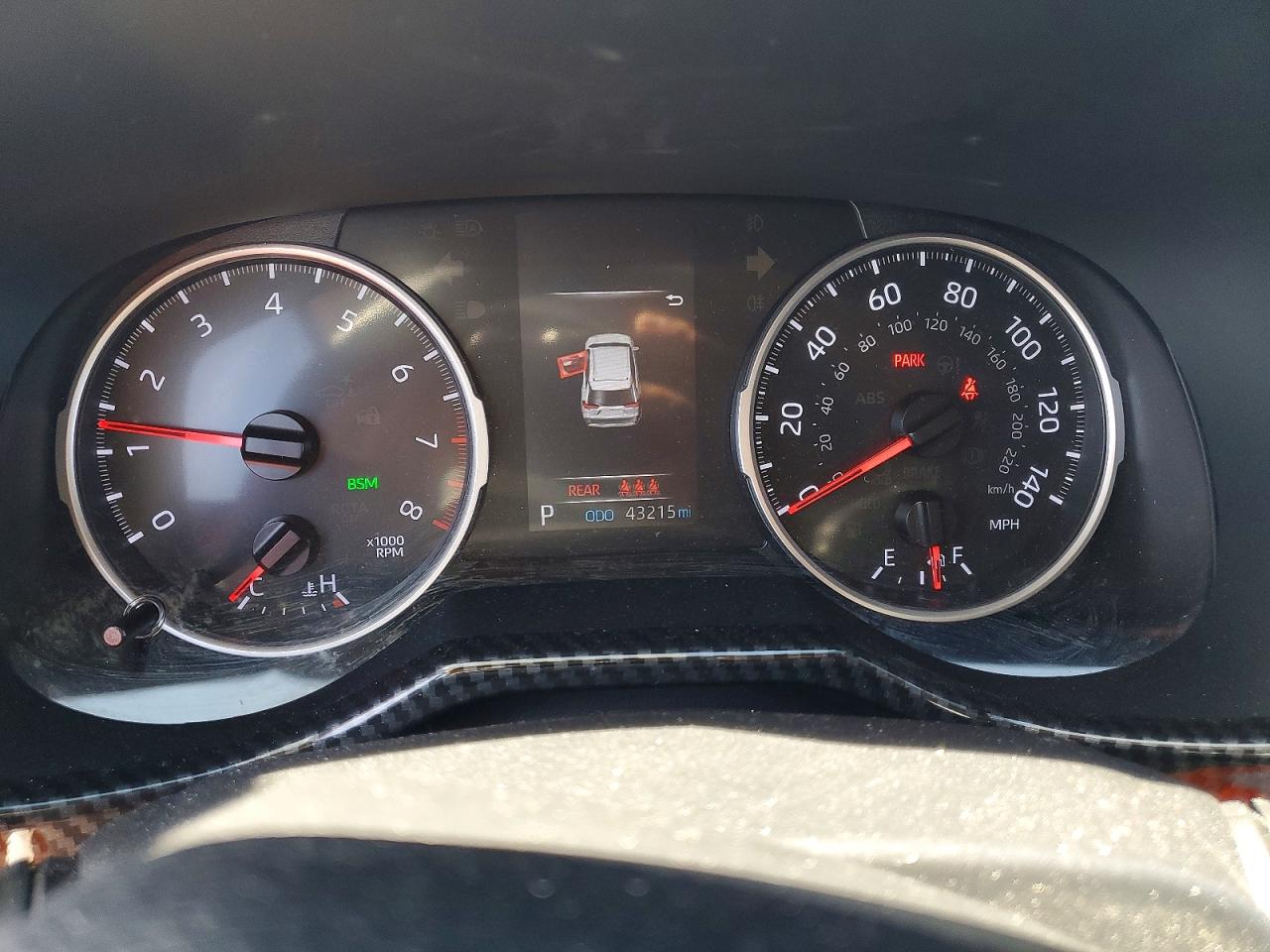 2021 TOYOTA RAV4 XLE photo 17