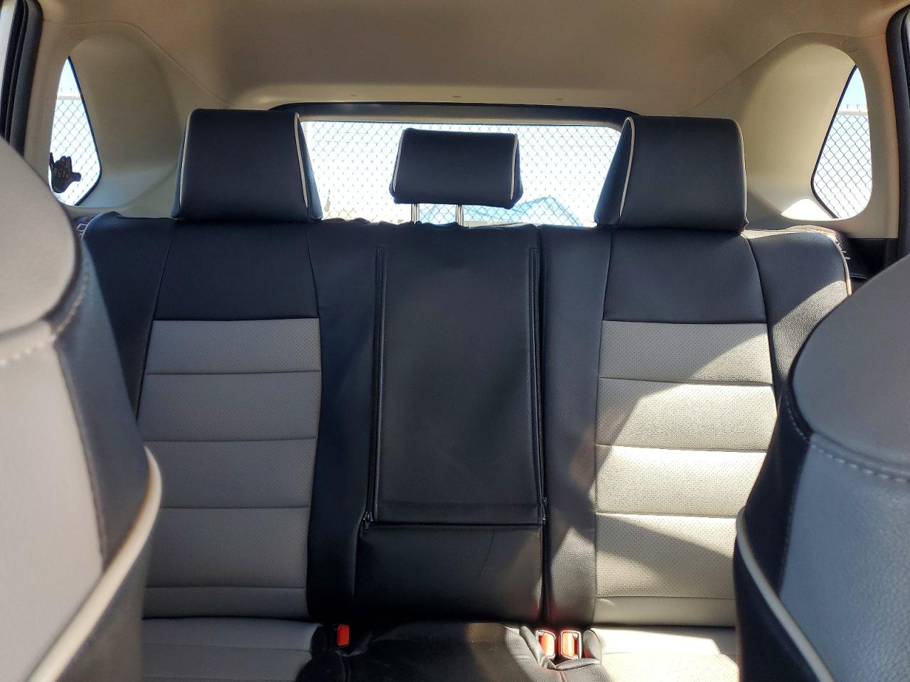 2021 TOYOTA RAV4 XLE photo 19