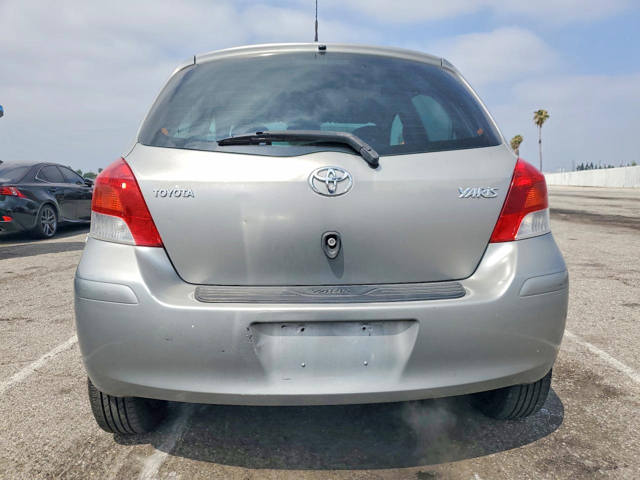 2009 TOYOTA YARIS BASE photo 11
