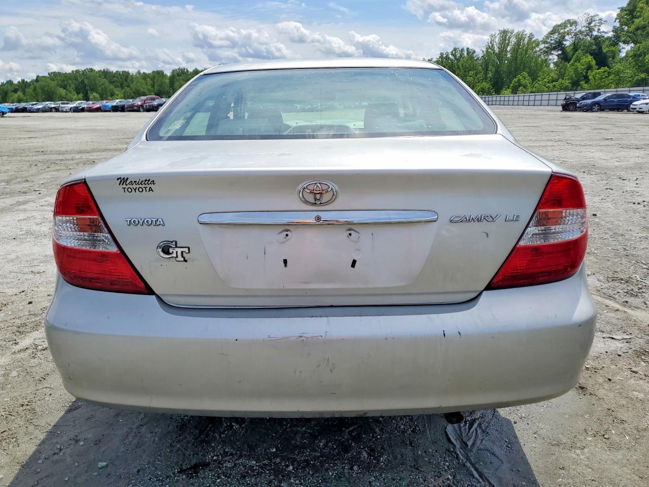2004 TOYOTA CAMRY LE photo 11