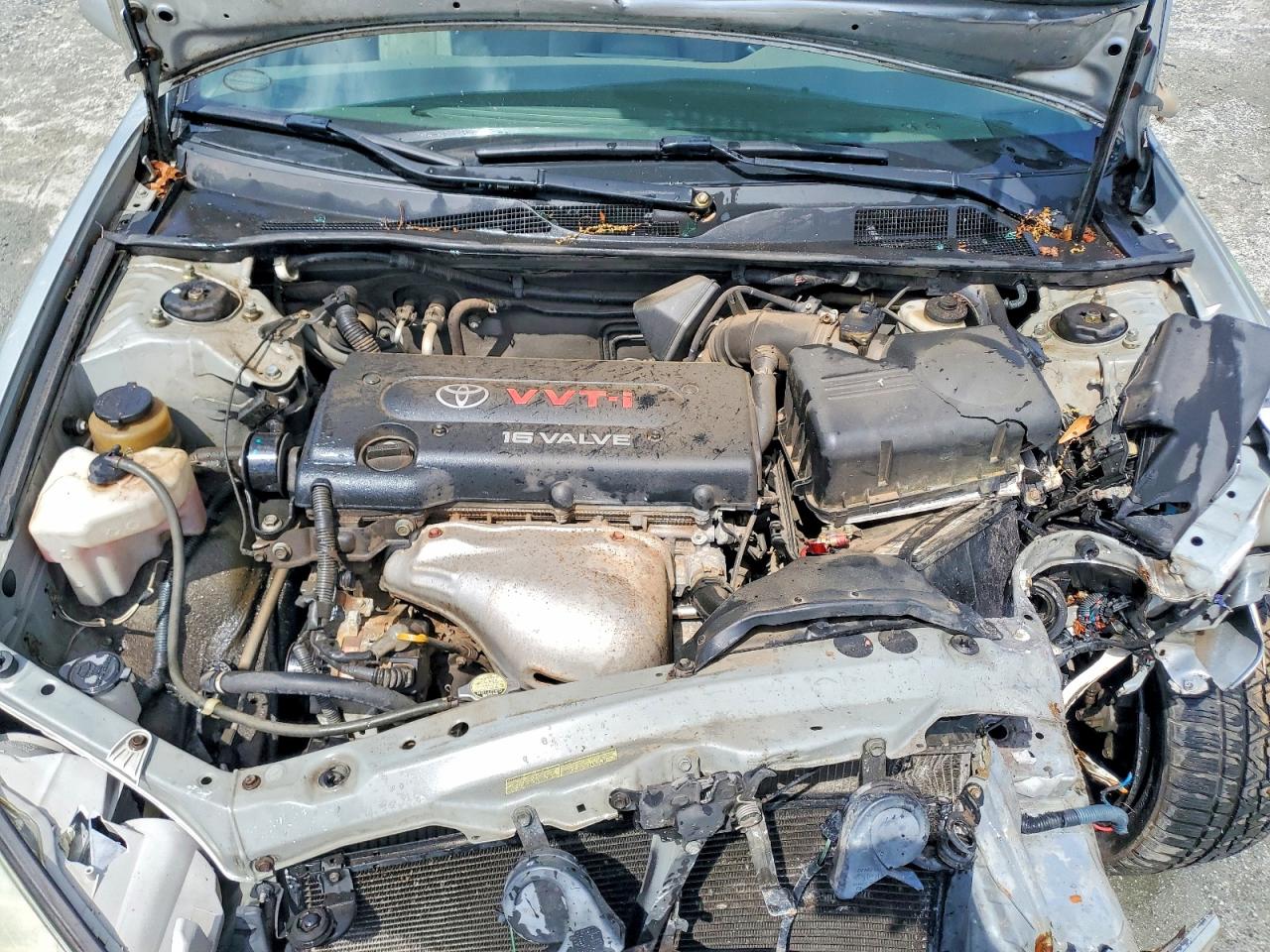 2004 TOYOTA CAMRY LE photo 21