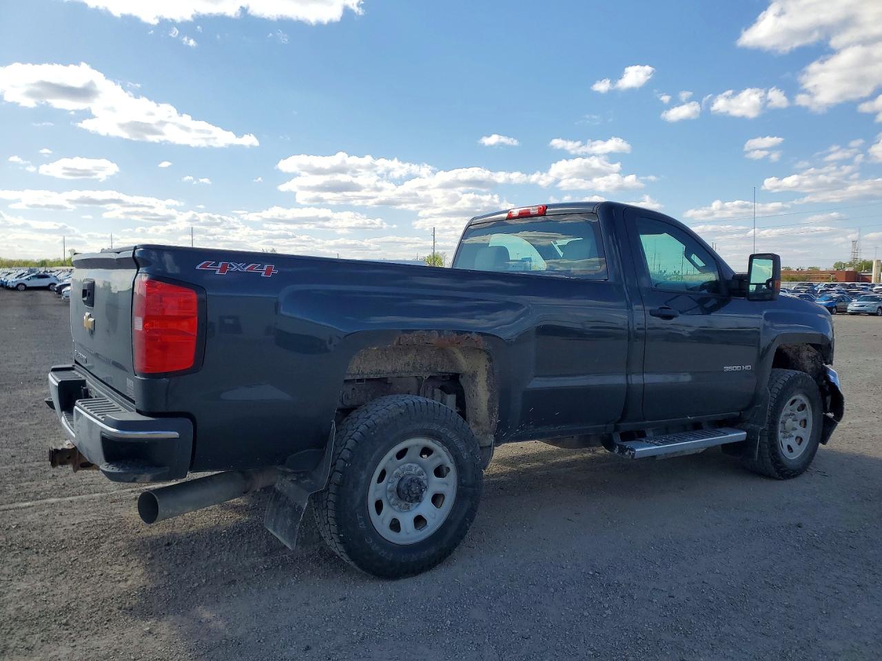 2017 CHEVROLET SILVERADO K3500 photo 5