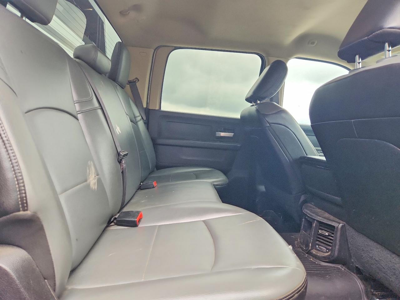 2019 RAM 3500 TRADESMAN photo 19