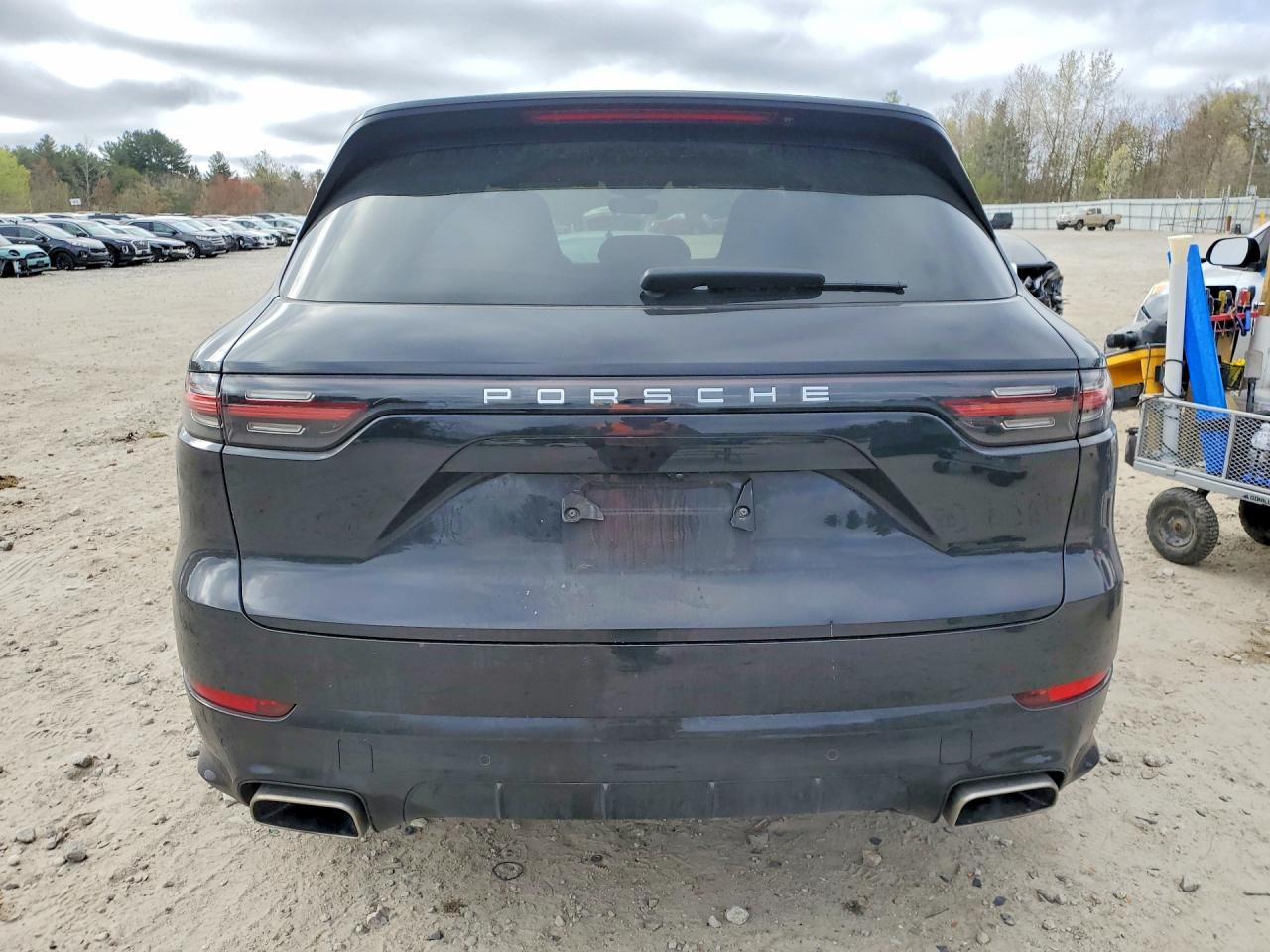 2019 PORSCHE CAYENNE photo 11