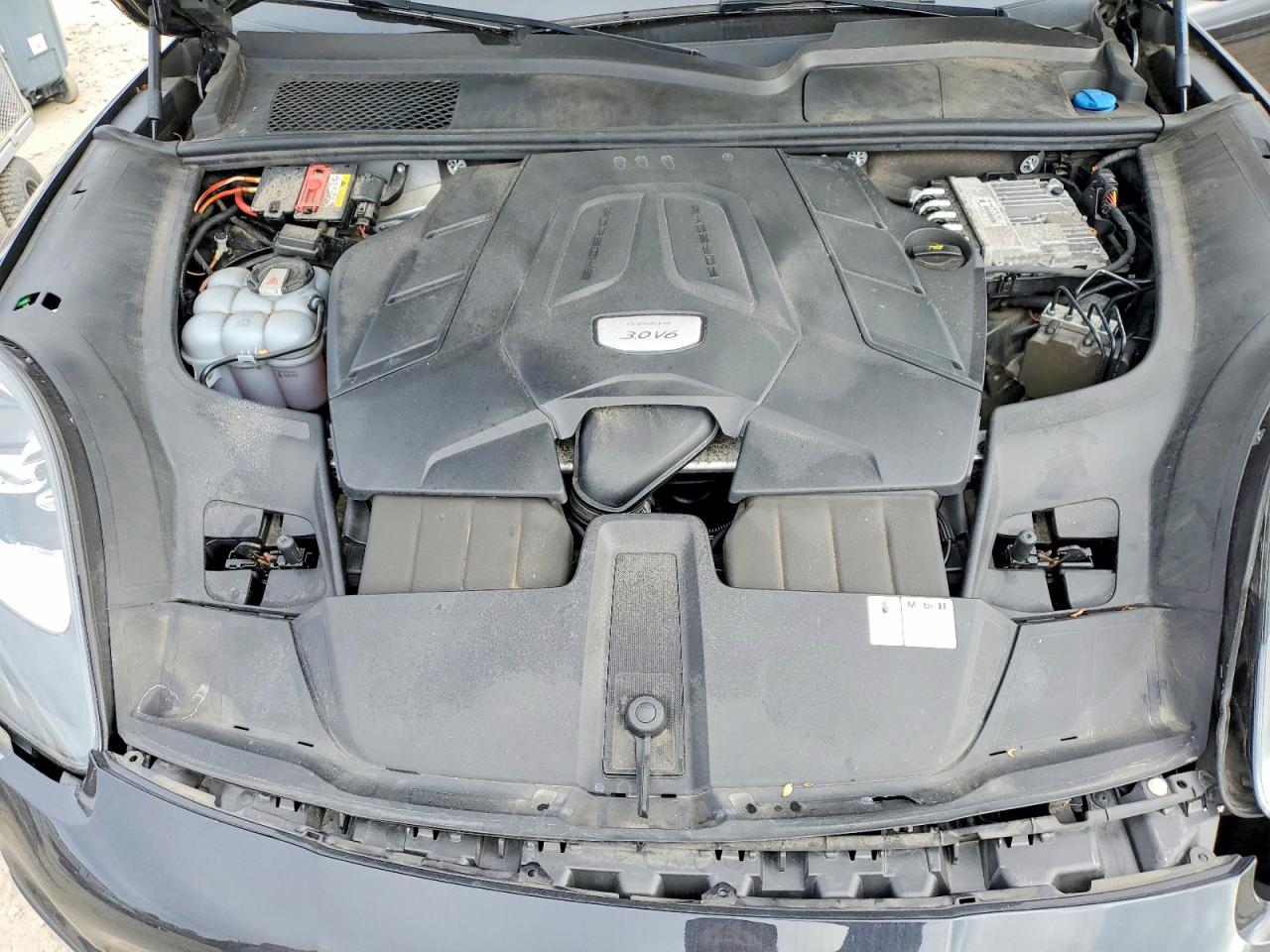 2019 PORSCHE CAYENNE photo 23