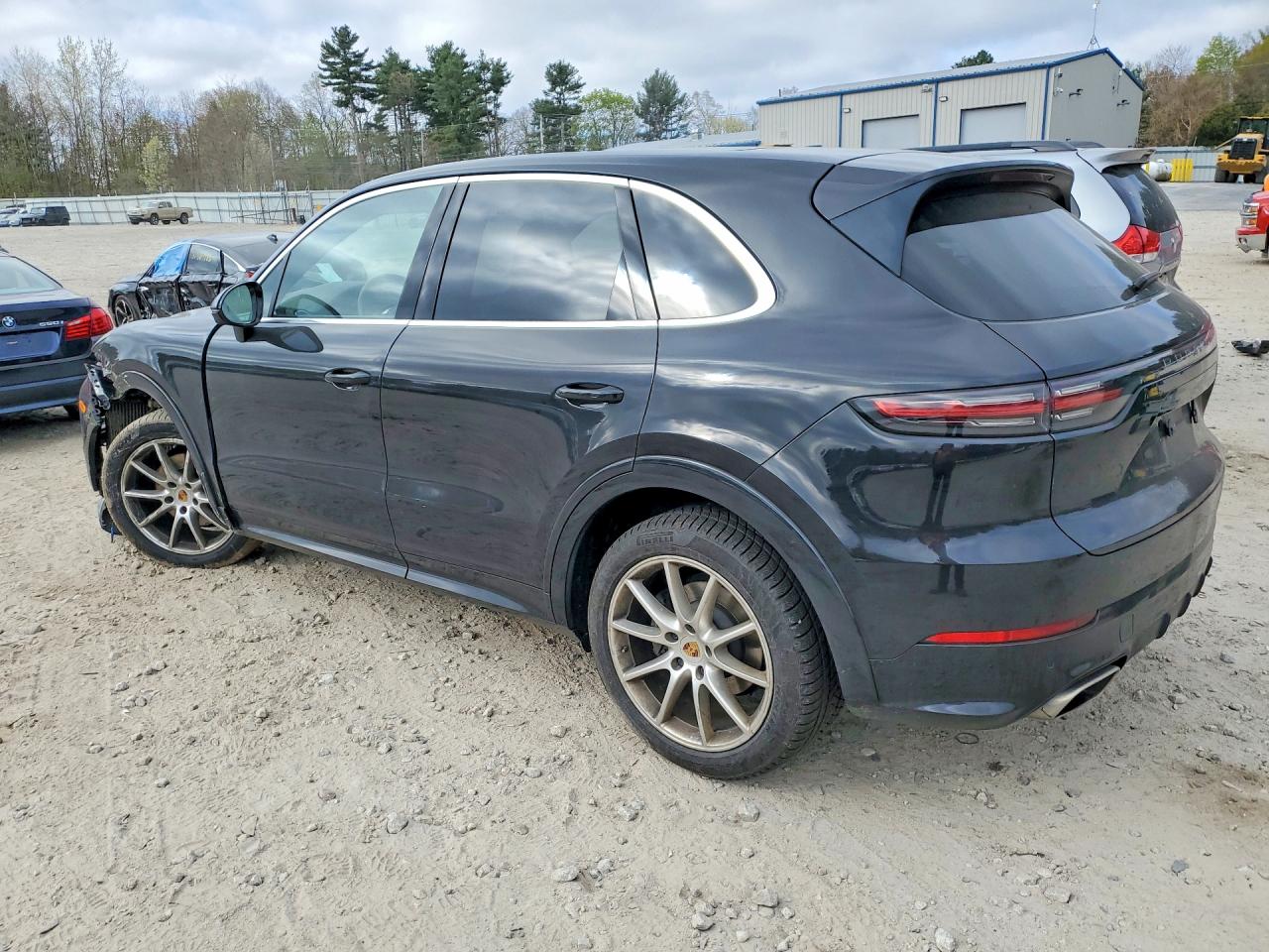 2019 PORSCHE CAYENNE photo 3