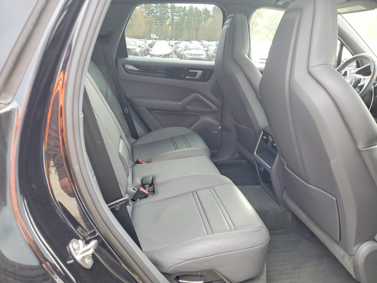 2019 PORSCHE CAYENNE photo 21