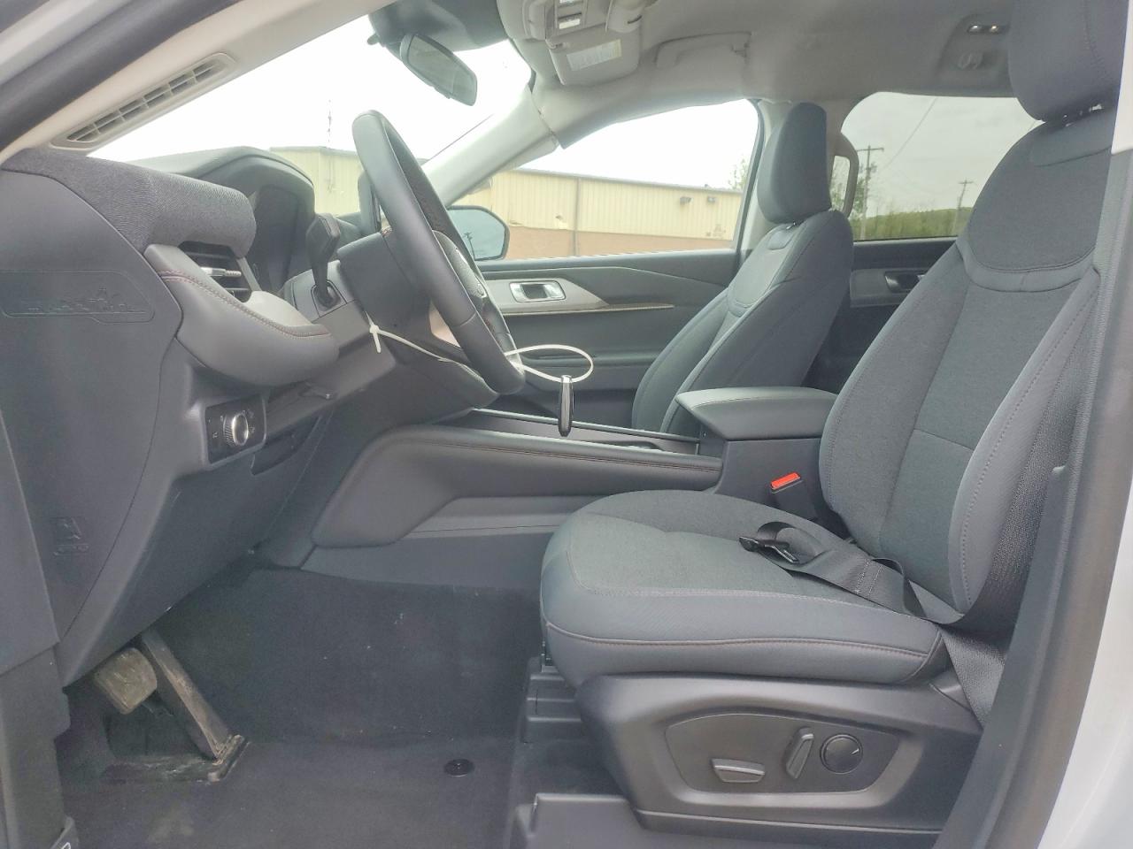 2025 FORD EXPLORER ACTIVE photo 19