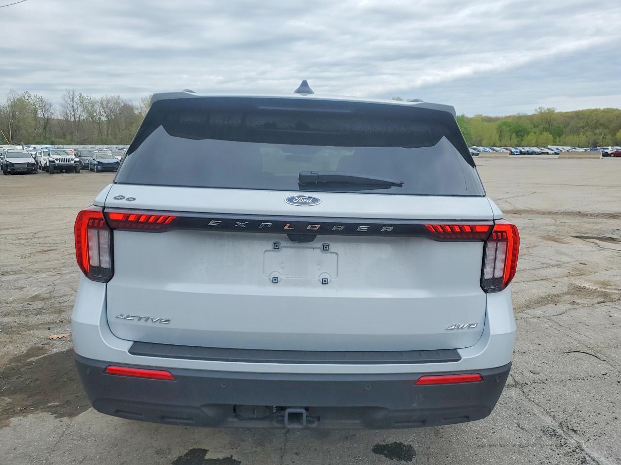 2025 FORD EXPLORER ACTIVE photo 16