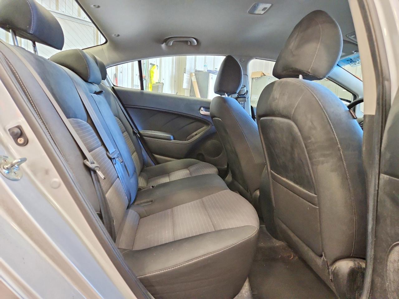 2018 KIA FORTE LX photo 19