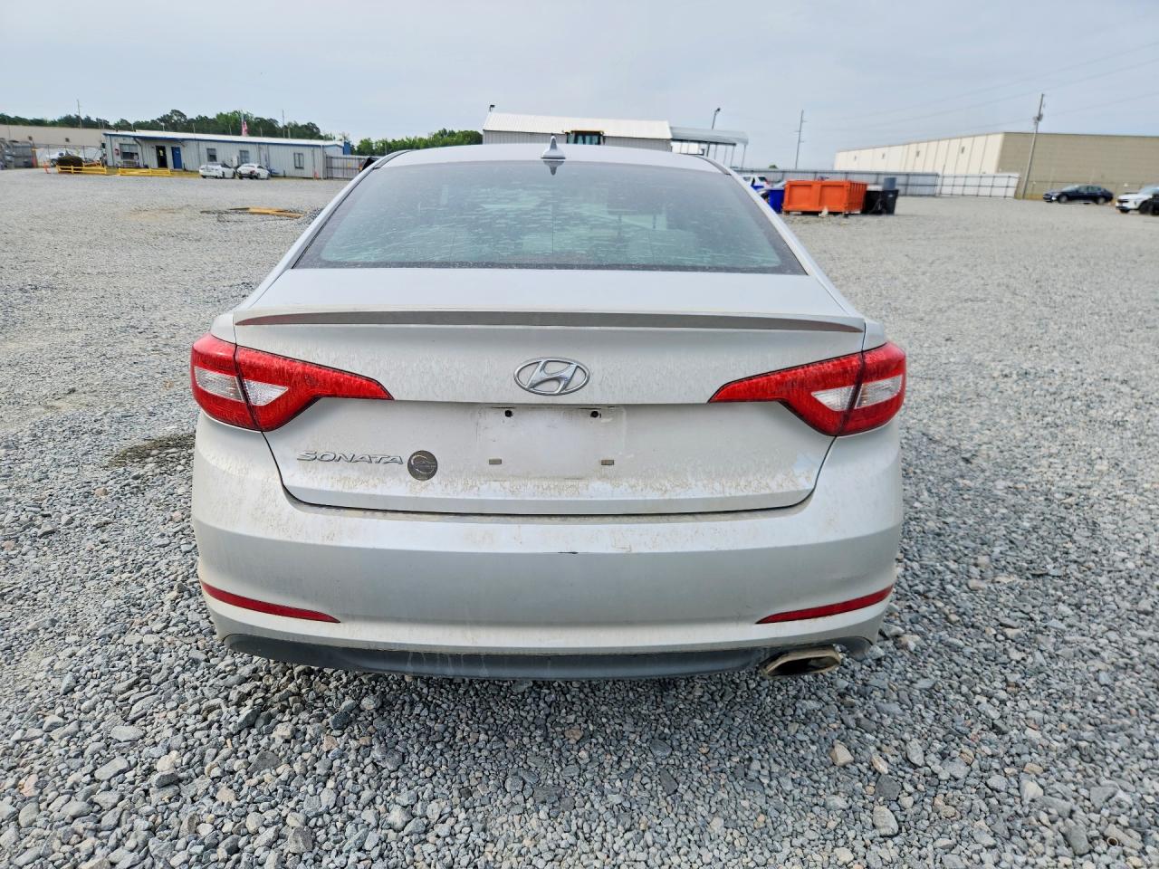 2015 HYUNDAI SONATA SE photo 16