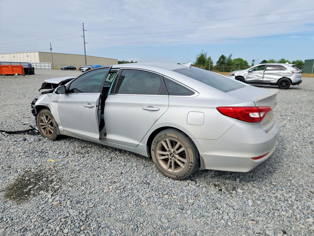 2015 HYUNDAI SONATA SE photo 4