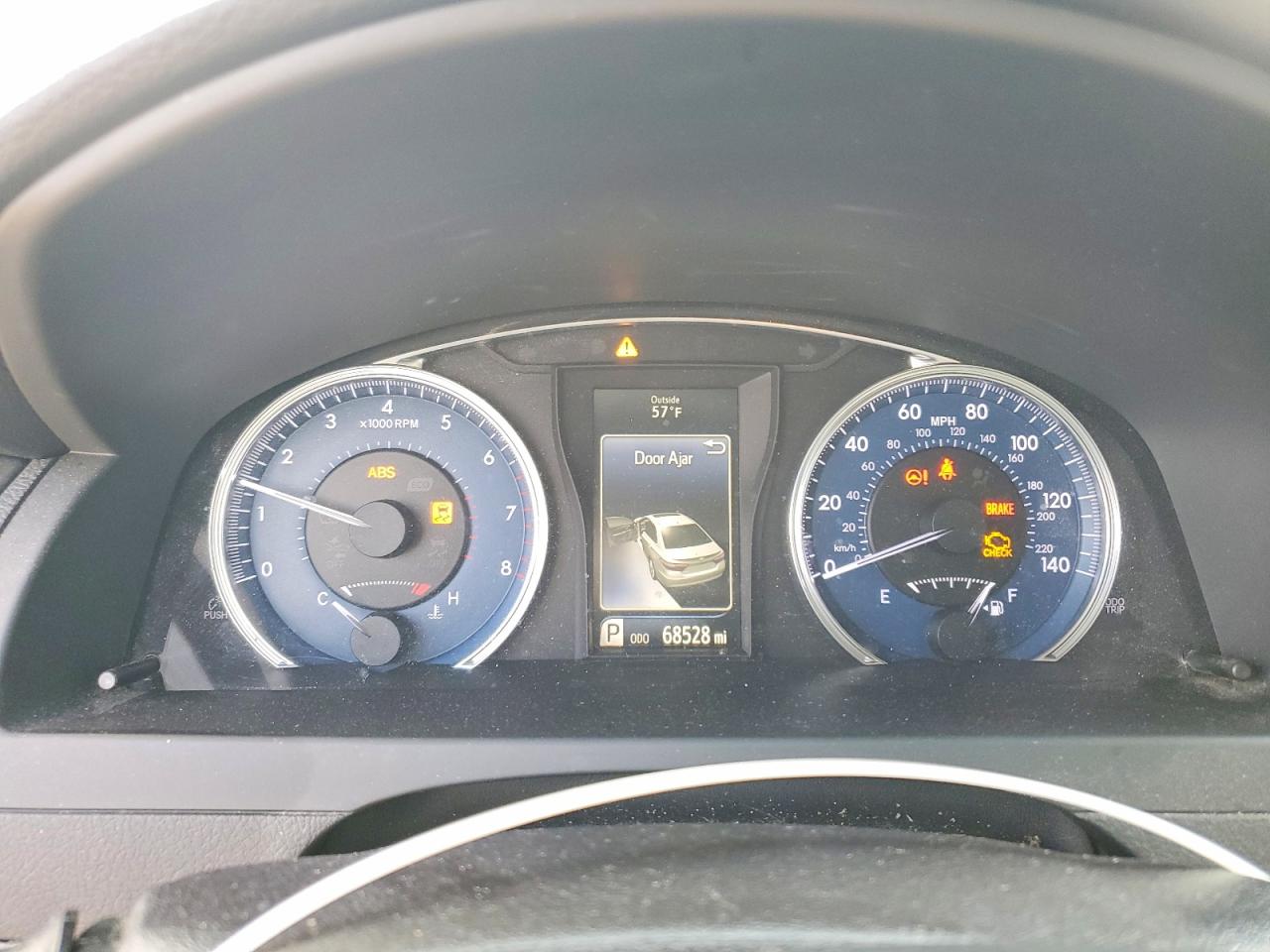 2016 TOYOTA CAMRY LE photo 17