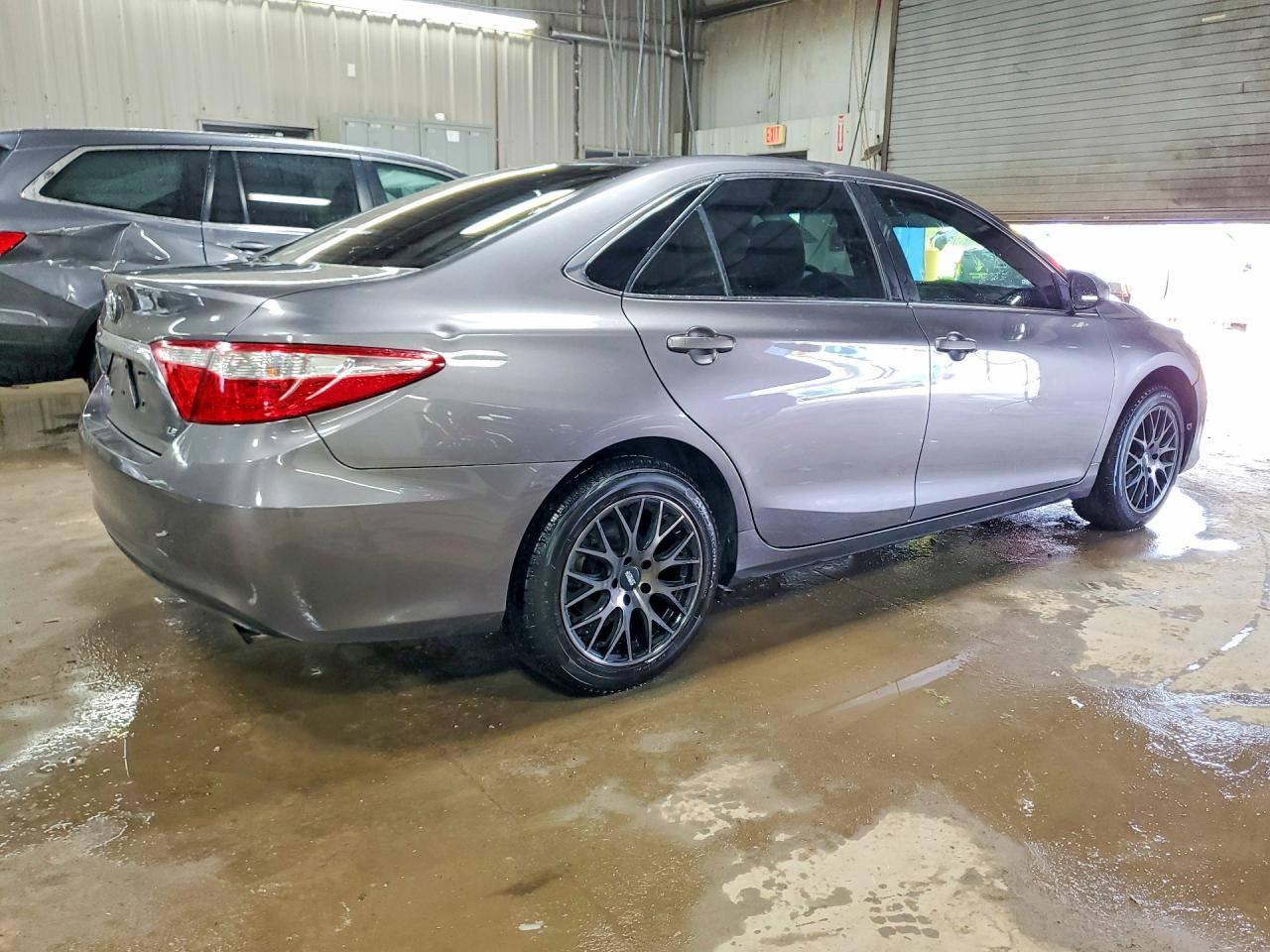 2016 TOYOTA CAMRY LE photo 5