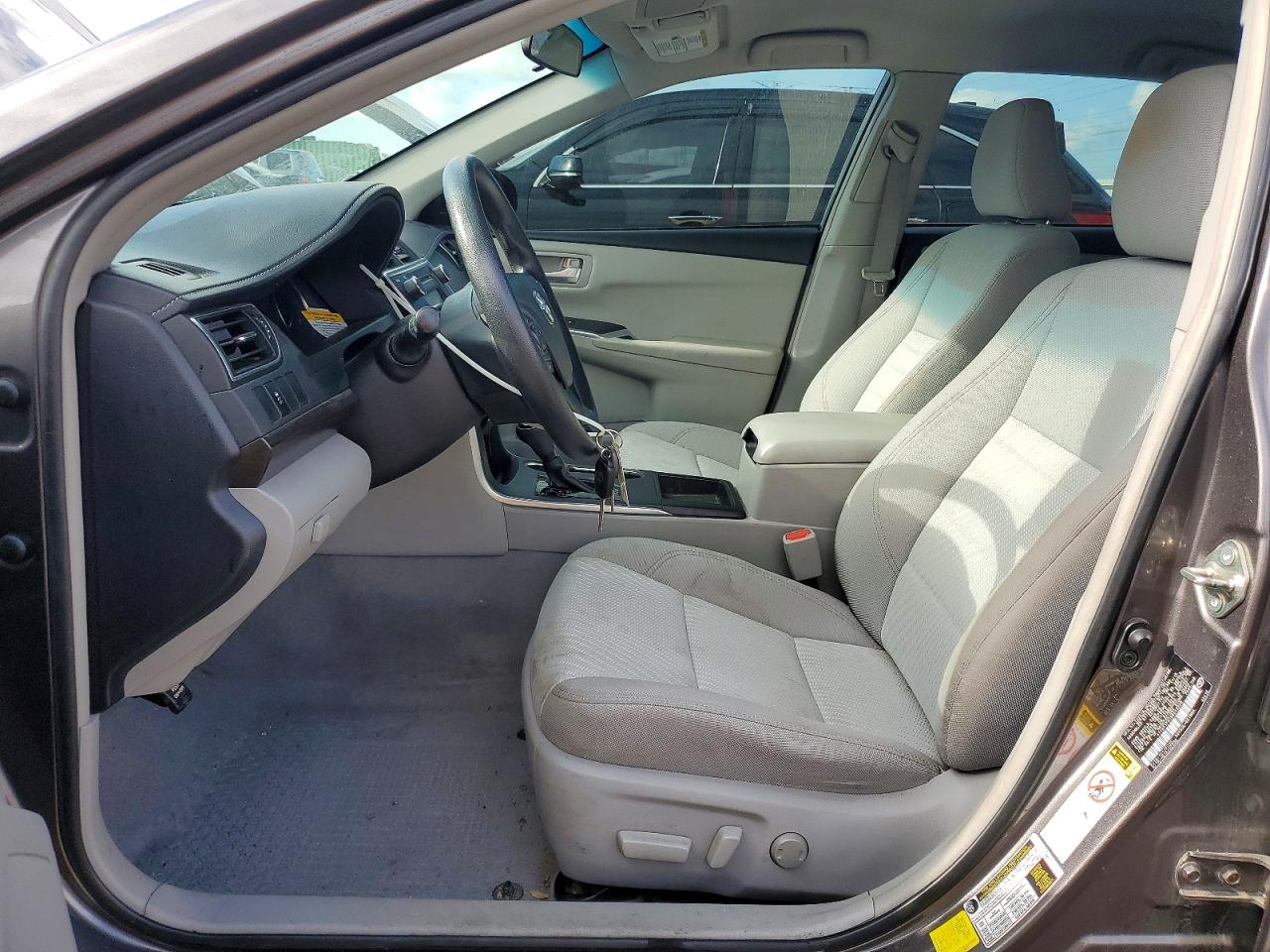 2016 TOYOTA CAMRY LE photo 13
