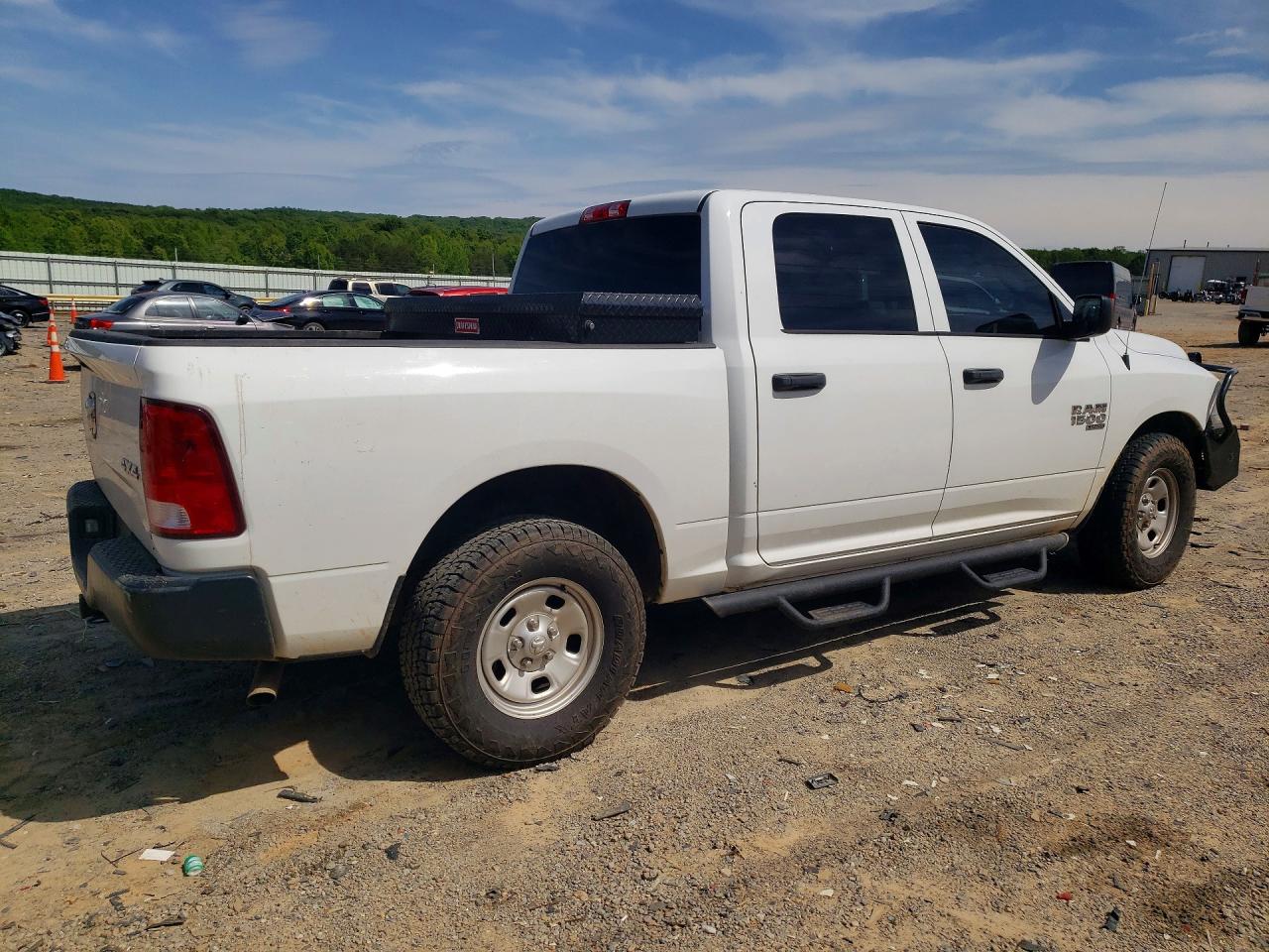 2019 RAM 1500 CLASSIC TRADESMAN photo 3