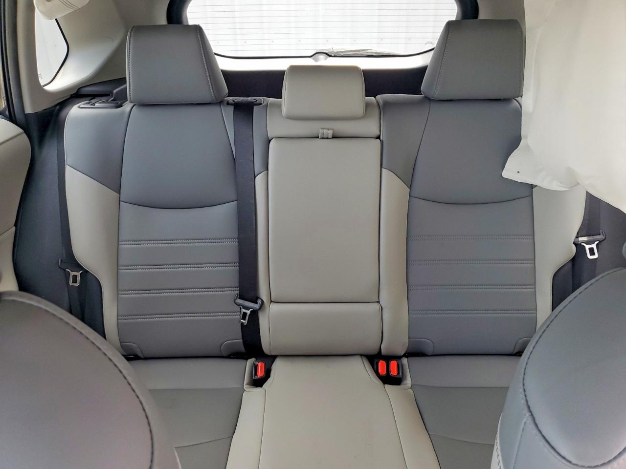 2024 TOYOTA RAV4 XLE PREMIUM photo 19