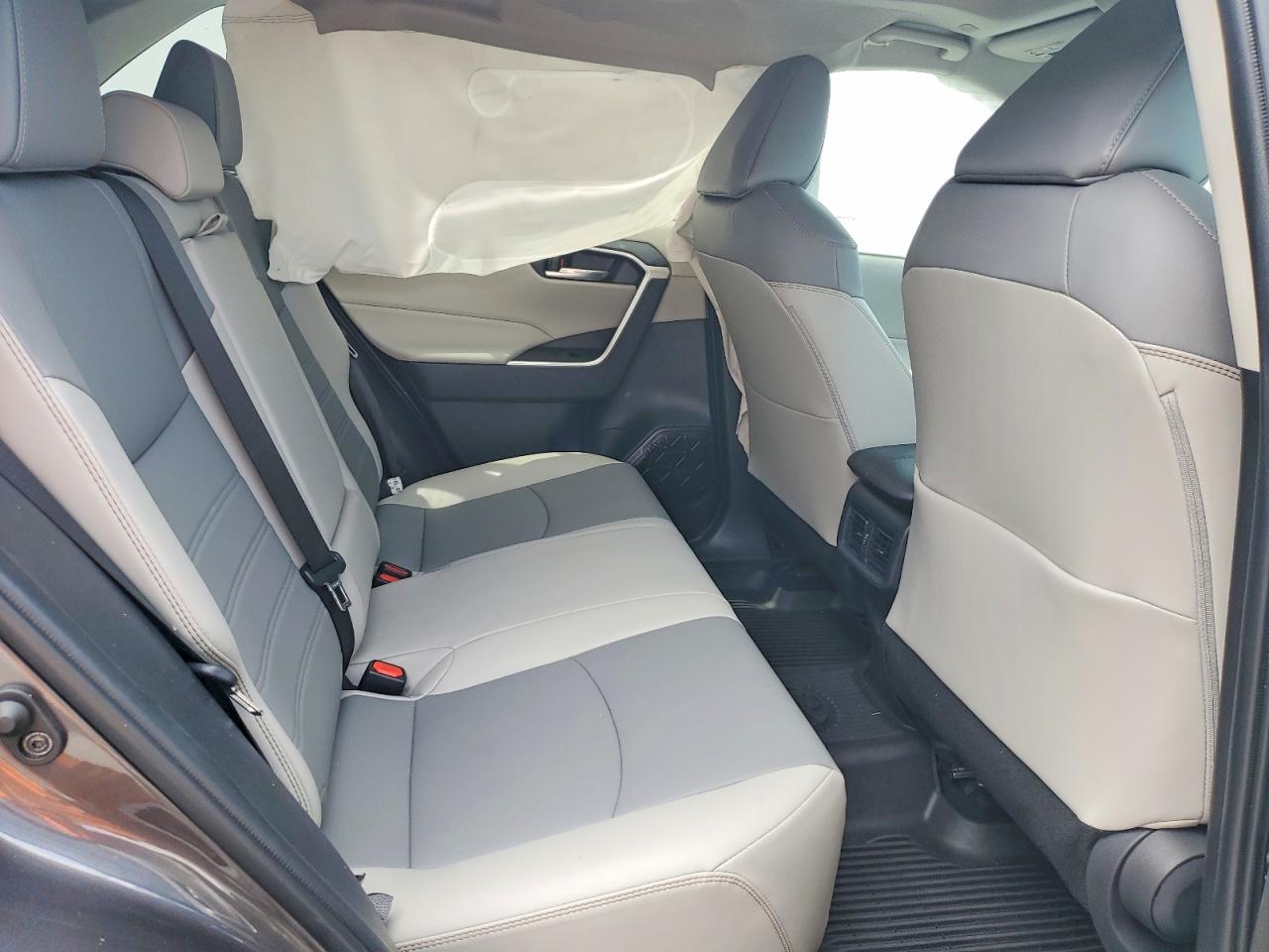 2024 TOYOTA RAV4 XLE PREMIUM photo 21