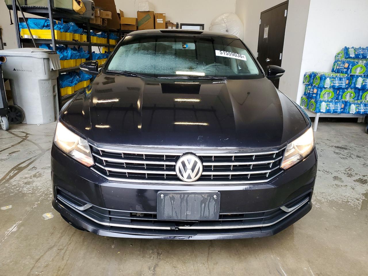 2017 VOLKSWAGEN PASSAT S photo 9