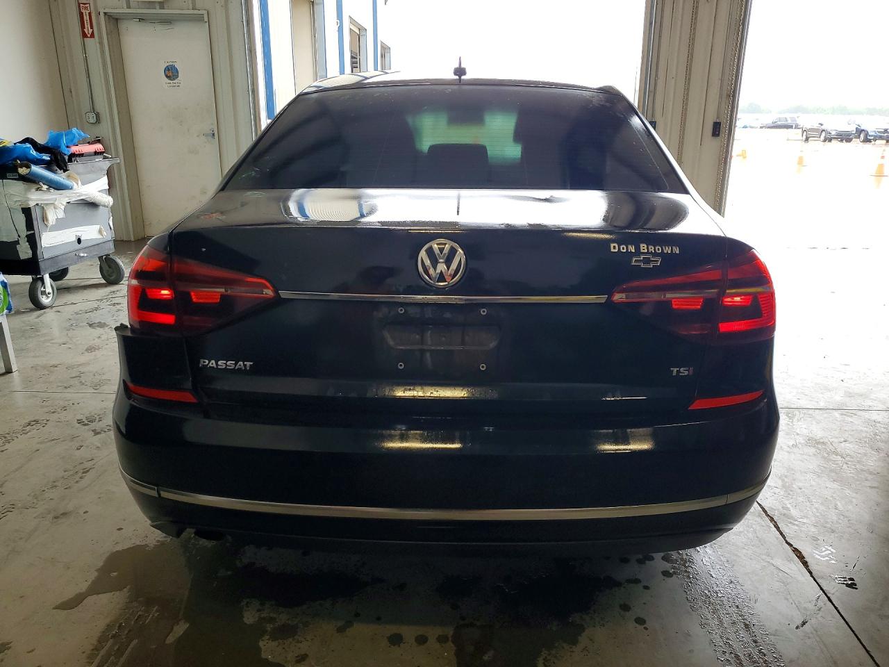 2017 VOLKSWAGEN PASSAT S photo 11