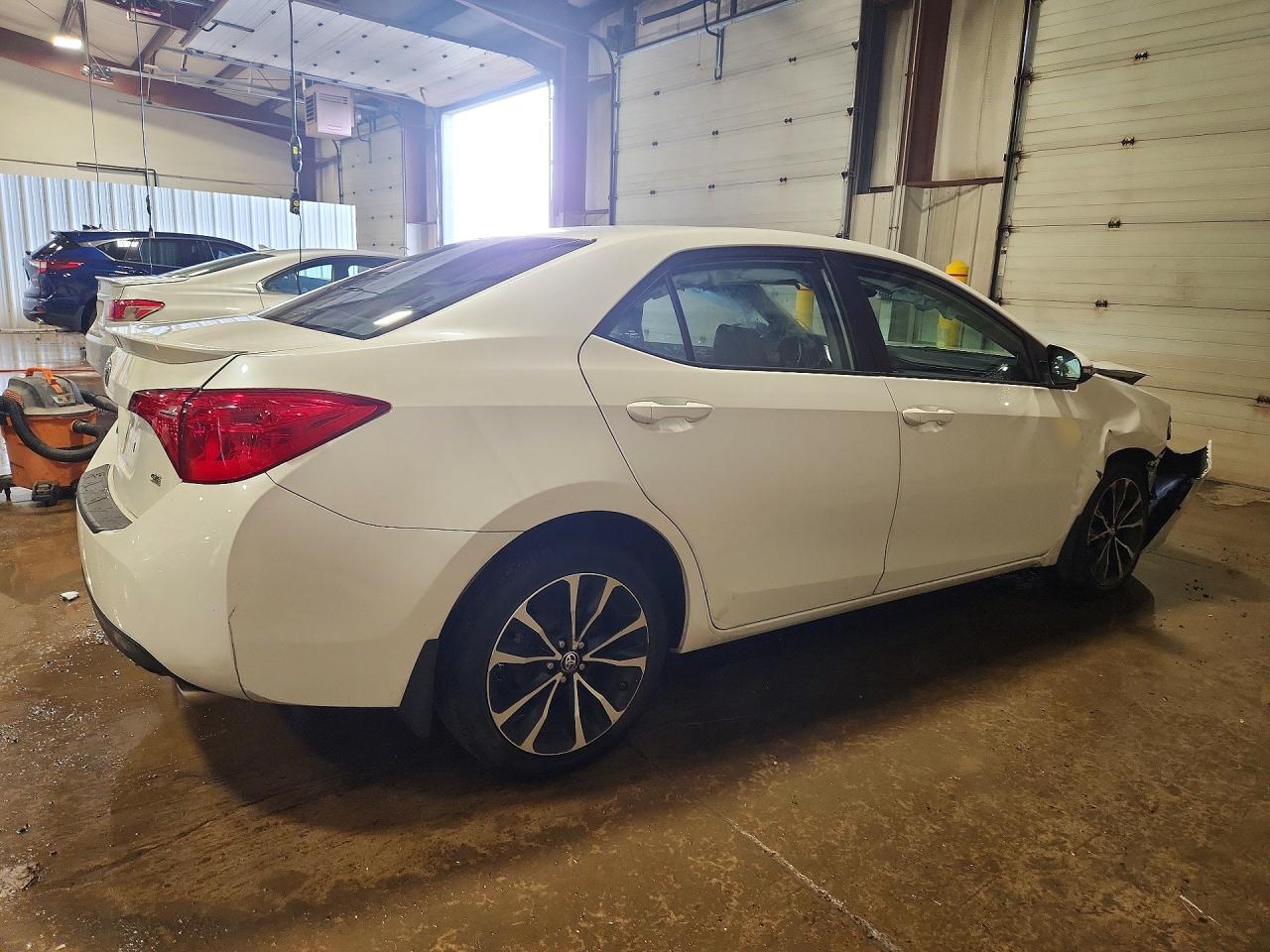 2018 TOYOTA COROLLA SE photo 5