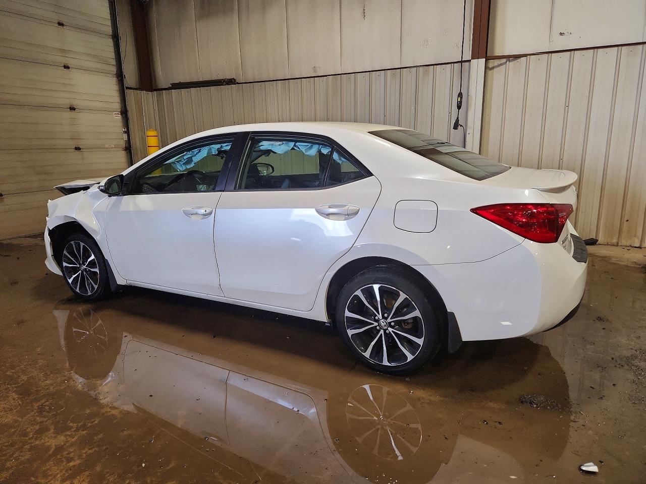 2018 TOYOTA COROLLA SE photo 3