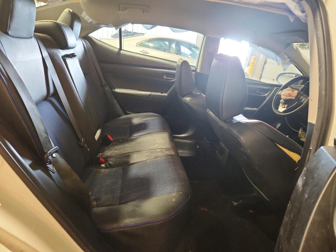 2018 TOYOTA COROLLA SE photo 19